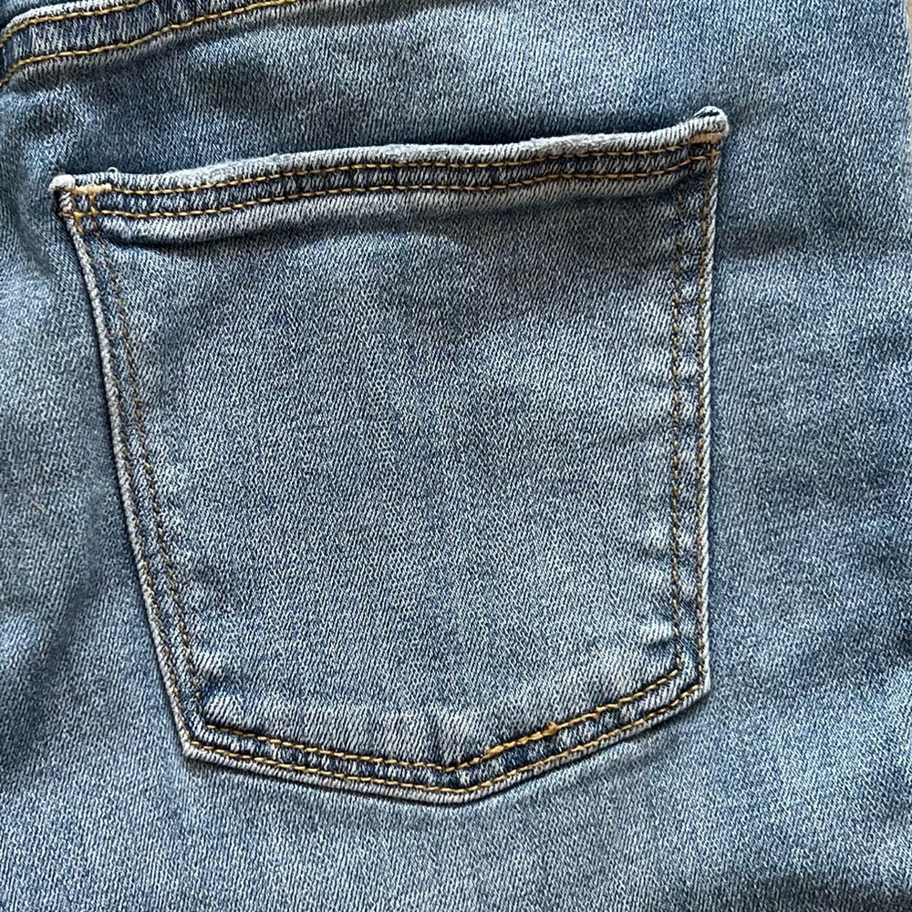 Universal Thread High Rise Slim Straight - Picture 3 of 10